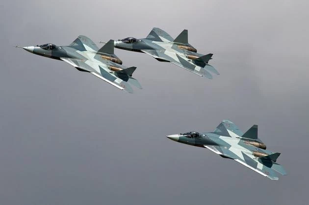 Su-57: Το stealth μαχητικό της Ρωσίας που θα τα βάλει με τα F-22 και τα F-35 των ΗΠΑ (βίντεο)